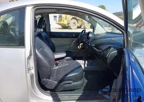 2000 Volkswagen New Beetle Gls из США, поврежденный, VIN 3VWCC21C6YM440903